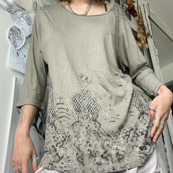 vintage khaki green scale print studded top - Picture 4 of 8